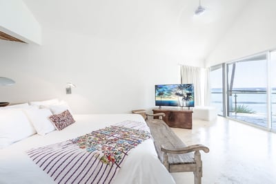Luxury Villa Photo #13