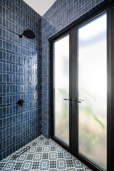 Blue Primary Suite 2 (Main House): Ensuite Bathroom