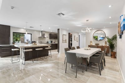 Luxury Villa Photo #22