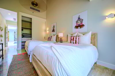 Luxury Villa Photo #20