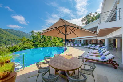 Luxury Villa Photo #7
