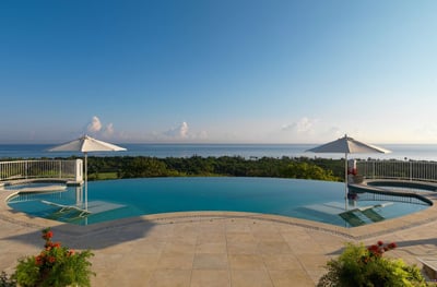 Luxury Villa Photo #3