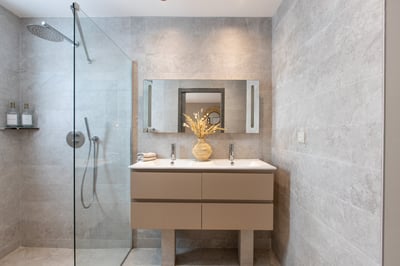Luxury Villa Photo #35