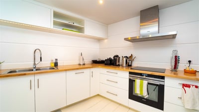 Kitchen & Dining Area