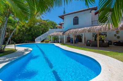 Luxury Villa Photo #2