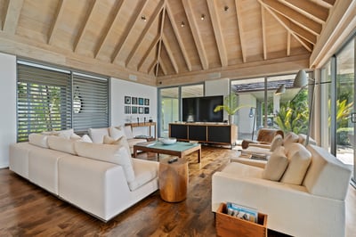 Luxury Villa Photo #13