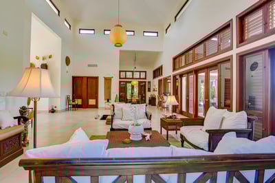 Luxury Villa Photo #13