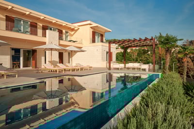 Luxury Villa Photo #11