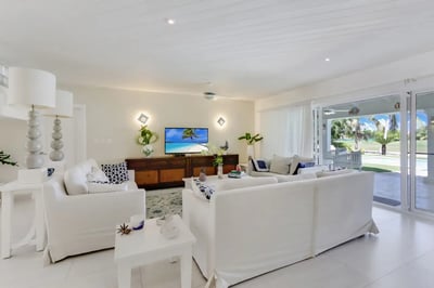 Luxury Villa Photo #18