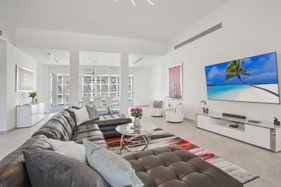 Luxury Villa Photo #20