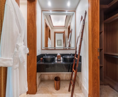 Luxury Villa Photo #43