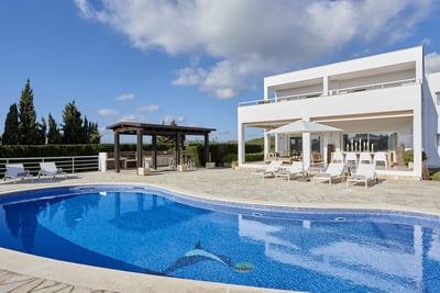 Luxury Villa Photo #2