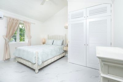 Luxury Villa Photo #30