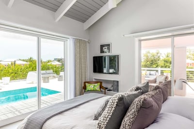 Luxury Villa Photo #31