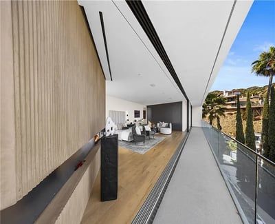 Luxury Villa Photo #34