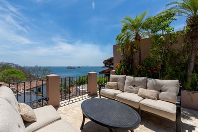 Luxury Villa Photo #3