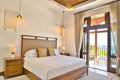Luxury Villa Photo #16