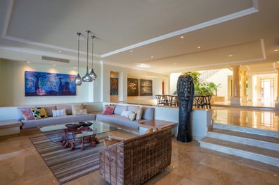 Luxury Villa Photo #20