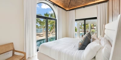 Luxury Villa Photo #16
