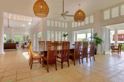 Luxury Villa Photo #18