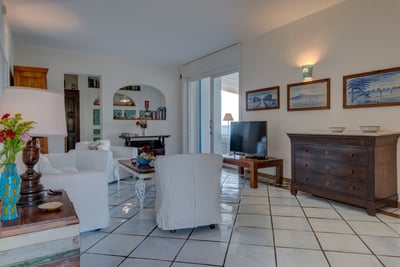 Luxury Villa Photo #43