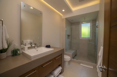 Luxury Villa Photo #31