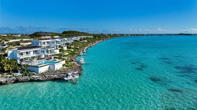 Luxury Villa Photo #3