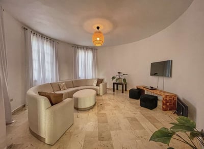 Luxury Villa Photo #23