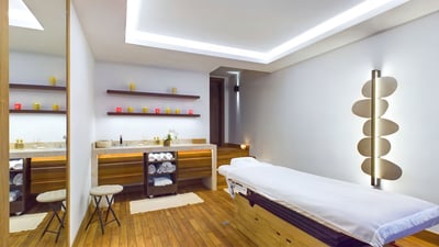 Massage Room: Air conditioning, Heated Massage Table, Steam room.&nbsp;
