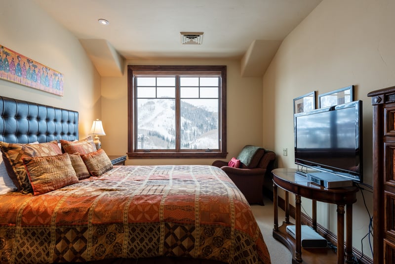 Silver Strike Lodge 4 BDM Condo