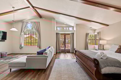 Luxury Villa Photo #18