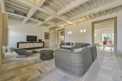 Luxury Villa Photo #19