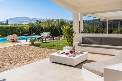 Luxury Villa Photo #7
