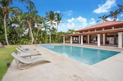Luxury Villa Photo #3