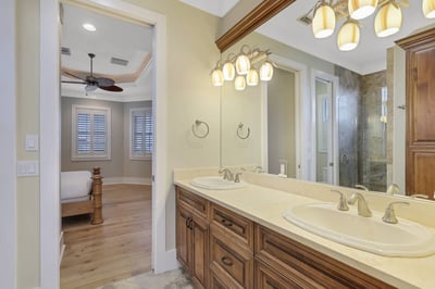 Luxury Villa Photo #32