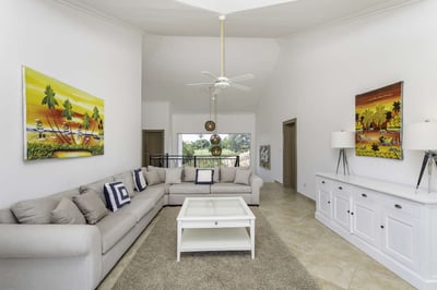 Luxury Villa Photo #26
