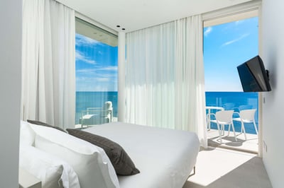 Luxury Villa Photo #38