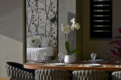 Dining Area & Kitchen