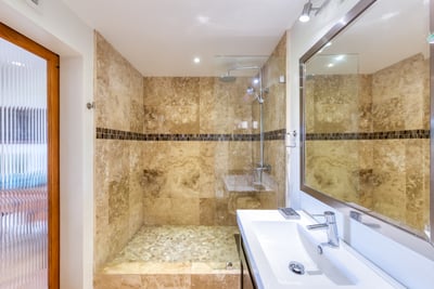 Luxury Villa Photo #49