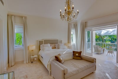 Luxury Villa Photo #26
