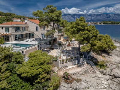 Luxury Villa Photo #3