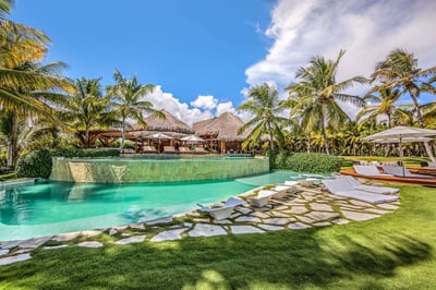 Luxury Villa Photo #9