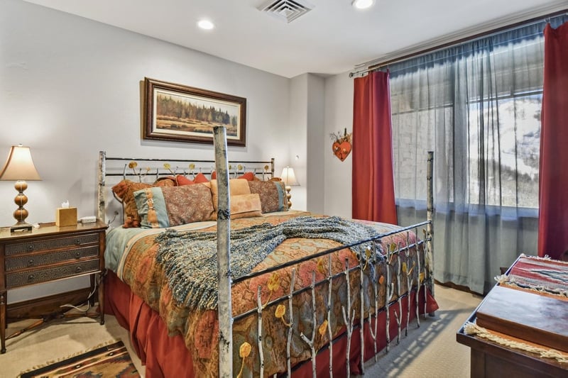 Silver Strike Lodge 2 BDM Condo