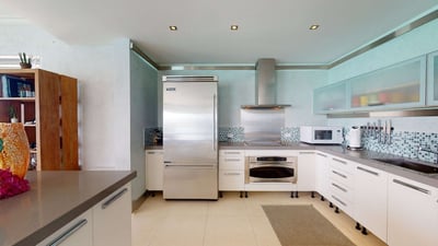 Luxury Villa Photo #11
