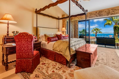 Luxury Villa Photo #18