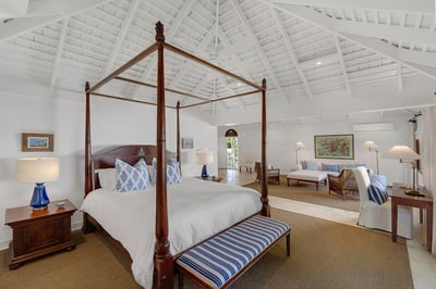 Luxury Villa Photo #19