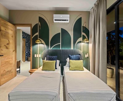 Luxury Villa Photo #37