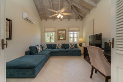 Luxury Villa Photo #13