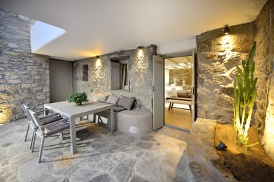 Luxury Villa Photo #16