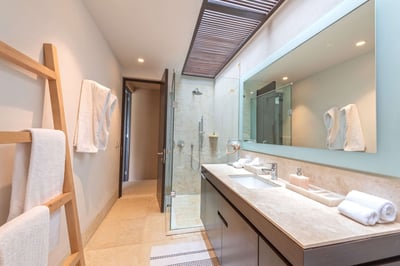 Luxury Villa Photo #21
